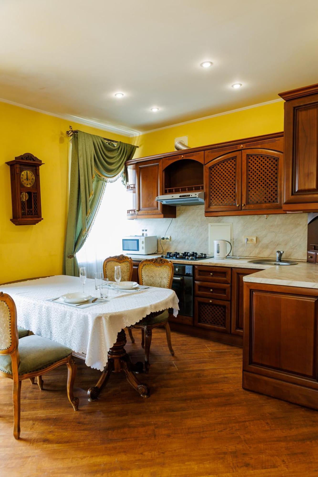 Квартира Антиквара У Центрі Полтави Мережа Alexapartments Документи Для Відряджень Безконтатне Заселення Цілодобово Poltava Eksteriør billede